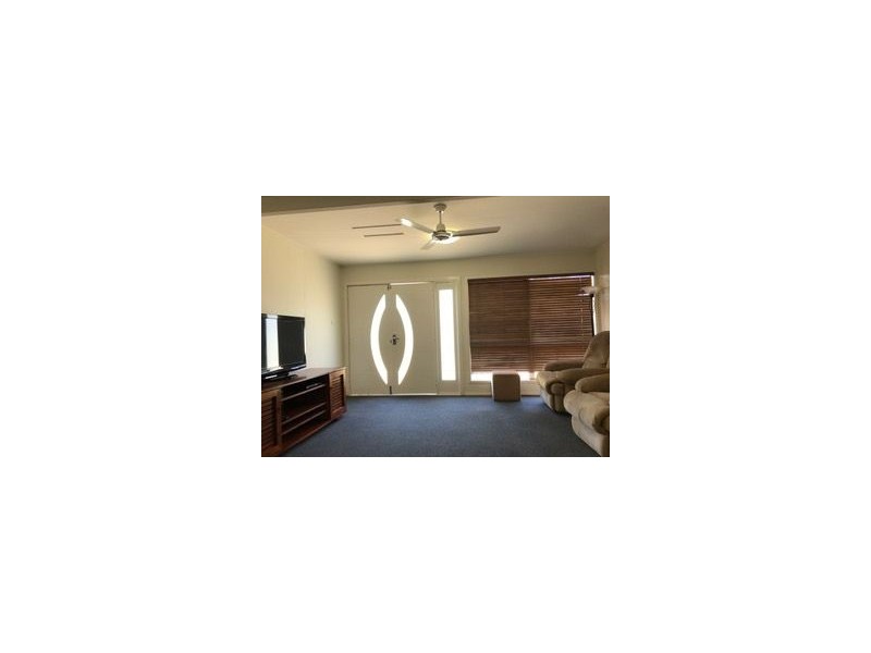 1/11 Lawrence Street, Moranbah QLD 4744