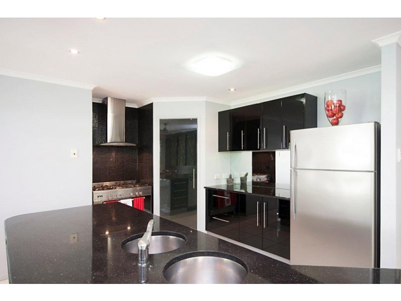 2 Friarbird Avenue, Blacks Beach QLD 4740