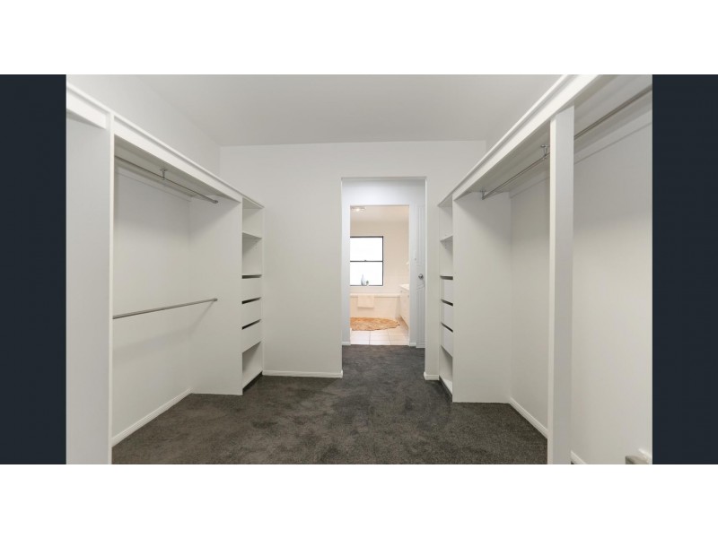 17 Sunrise Place, Blacks Beach QLD 4740