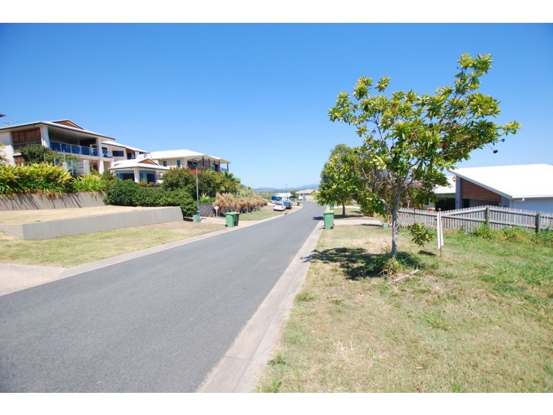 27 Sailaway Drive, Eimeo QLD 4740