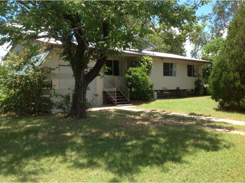 10 Crawford Street, Dysart QLD 4745