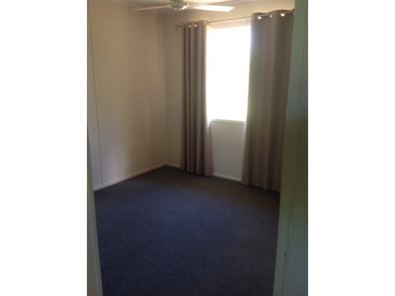 10 Crawford Street, Dysart QLD 4745