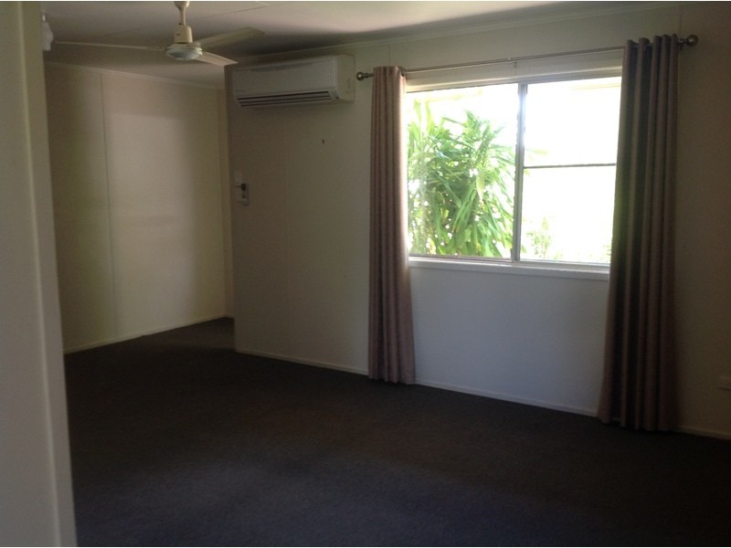 10 Crawford Street, Dysart QLD 4745