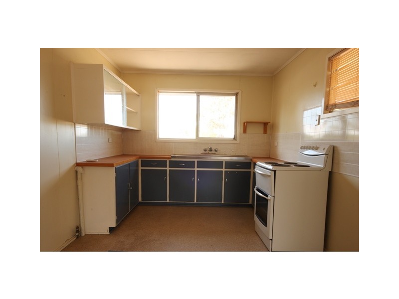 2 Crawford Street, Dysart QLD 4745