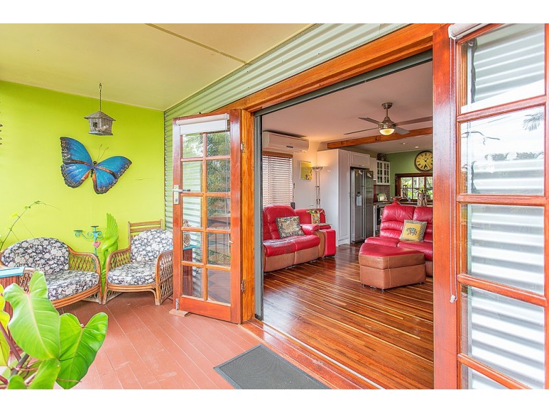 1 Penguin Street, Slade Point QLD 4740