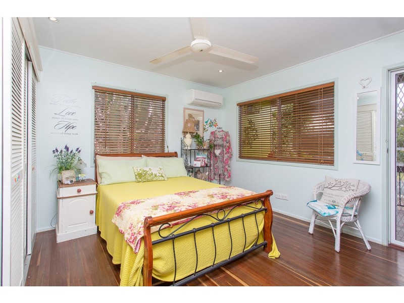 1 Penguin Street, Slade Point QLD 4740