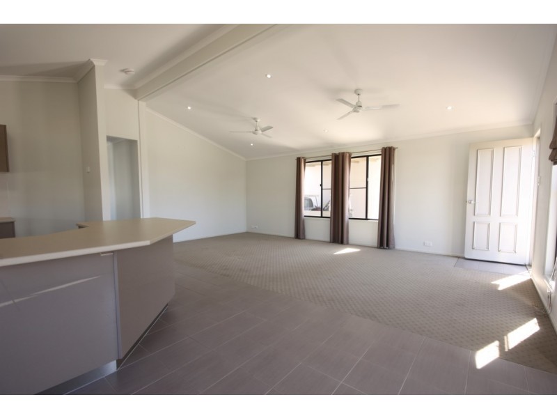 47 Lambert Drive, Moranbah QLD 4744