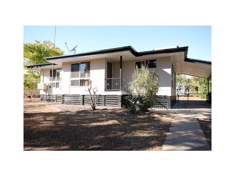 18 Herbert Court, Moranbah QLD 4744