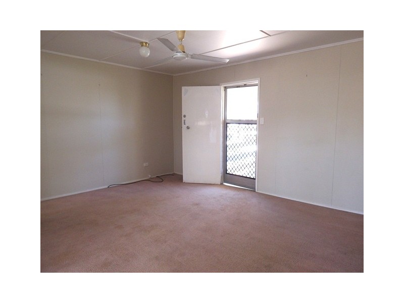 10 Fraser Court, Dysart QLD 4745