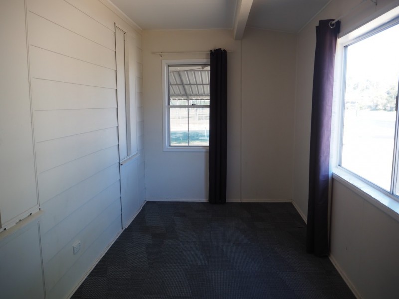 24 Crawford Street, Dysart QLD 4745