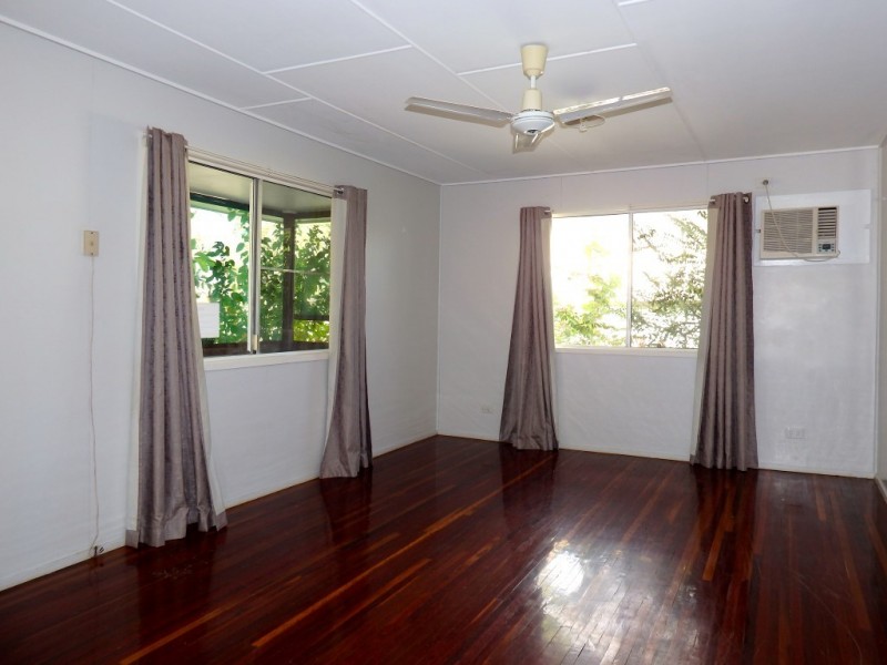 32 Spring Crescent, Dysart QLD 4745