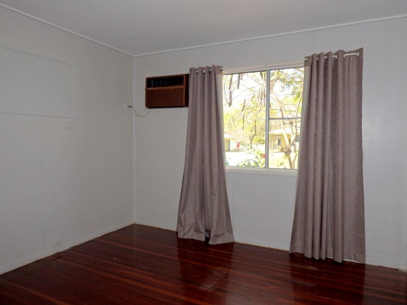 32 Spring Crescent, Dysart QLD 4745