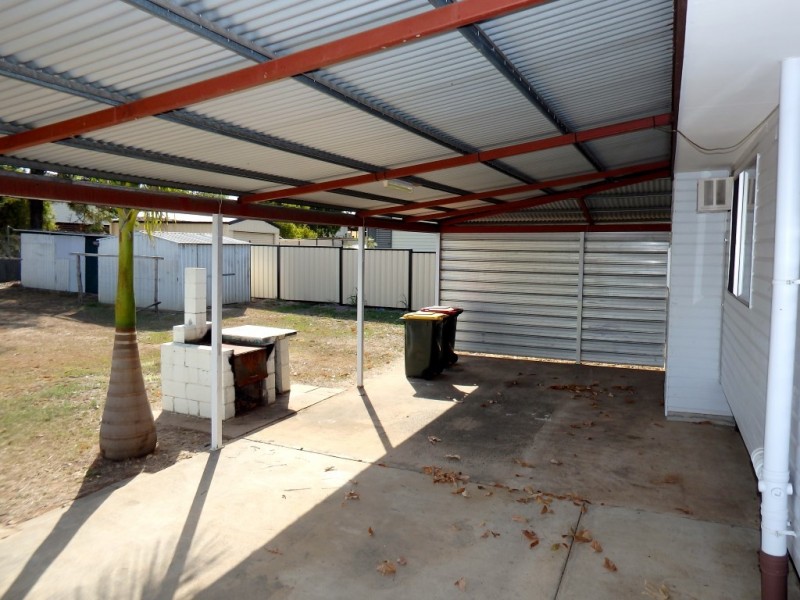 32 Spring Crescent, Dysart QLD 4745