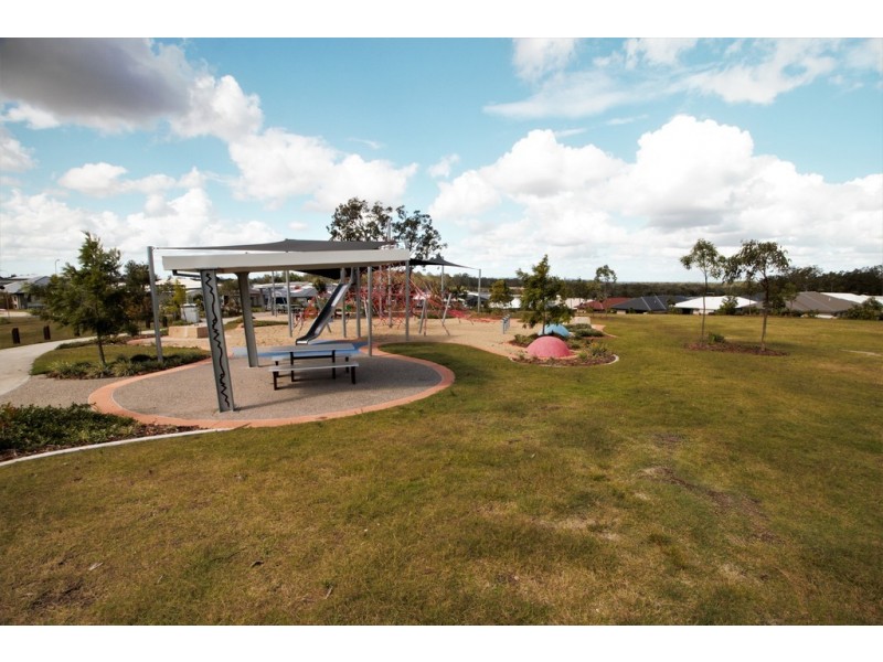33 Mt Mee Street, Park Ridge QLD 4125