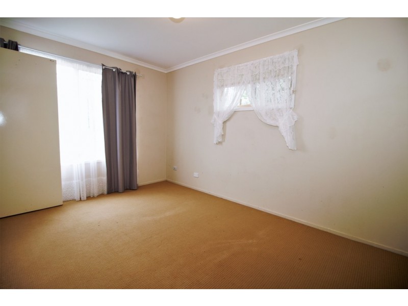 5 Burrum court, Eagleby QLD 4207