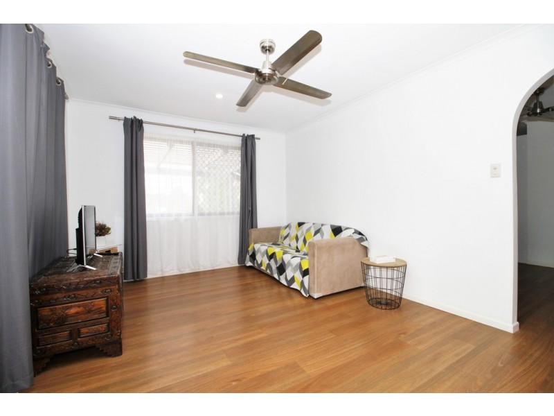 2 Bursaria street, Crestmead QLD 4132