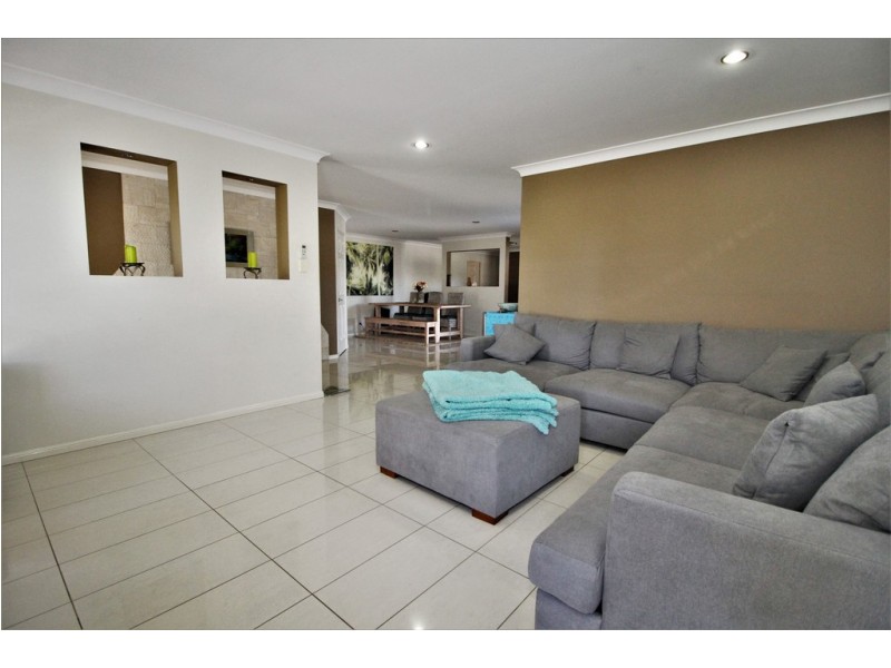 18 Rasmussen Ave, Marsden QLD 4132