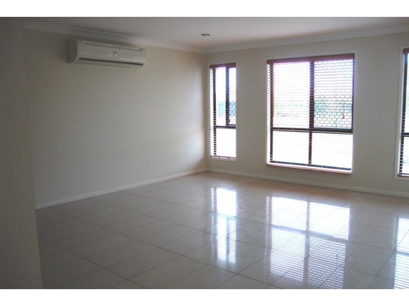 18 Rasmussen Ave, Marsden QLD 4132