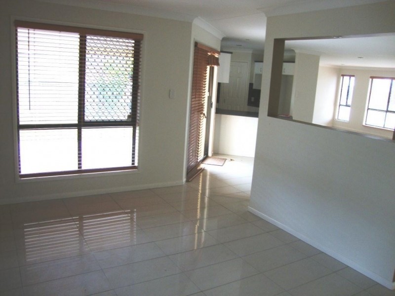 18 Rasmussen Ave, Marsden QLD 4132