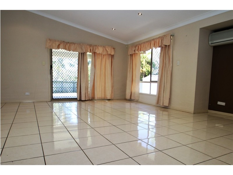 6 DODDS Ct, Crestmead QLD 4132