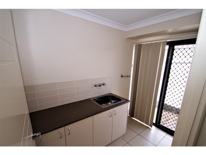 28c Pinelands Street, Loganlea QLD 4131