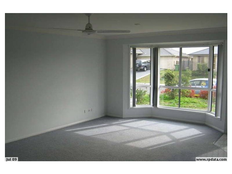 74 Lake Manchester Rd, Logan Reserve QLD 4133