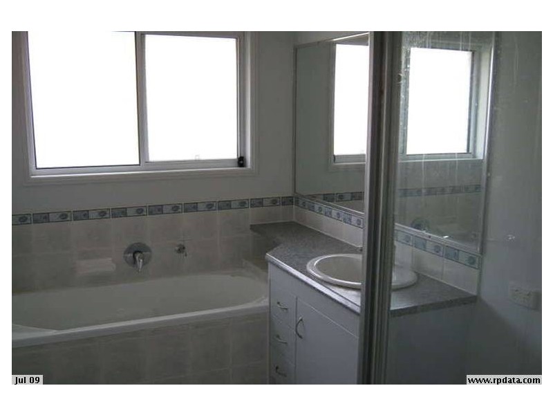 74 Lake Manchester Rd, Logan Reserve QLD 4133