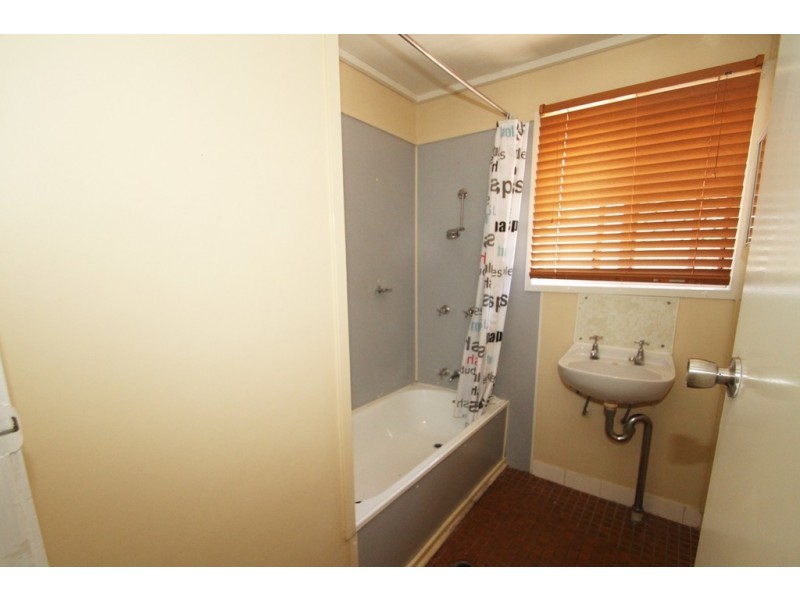 11 BIANCA ST, Loganlea QLD 4131