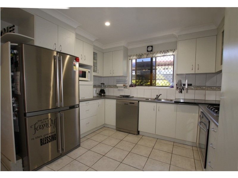 95 Waratah drive, Crestmead QLD 4132