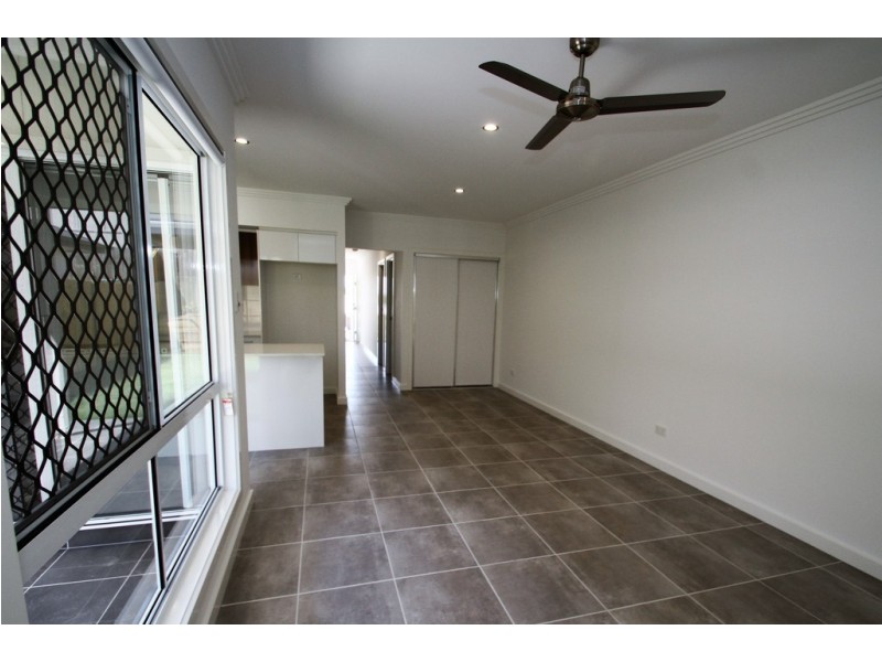 1/8 Waheed street, Marsden QLD 4132