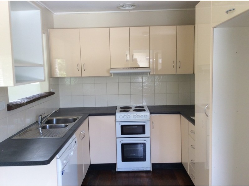 35 Myra Street, Kingston QLD 4114