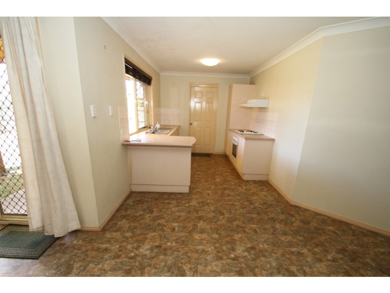 4 Paddies Crescent, Crestmead QLD 4132