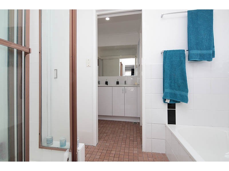2 BURSARIA, Crestmead QLD 4132