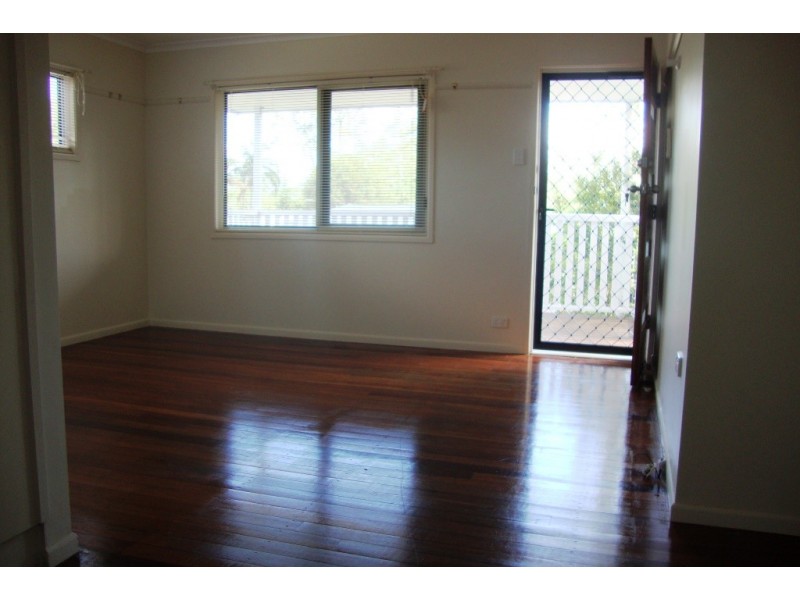 96 Aquarius drive, Kingston QLD 4114