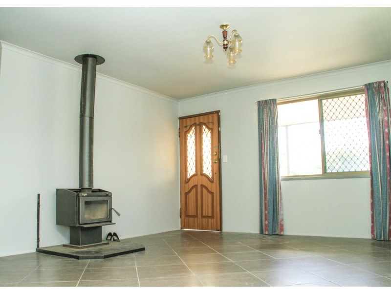 109 Waratah Drv, Crestmead QLD 4132