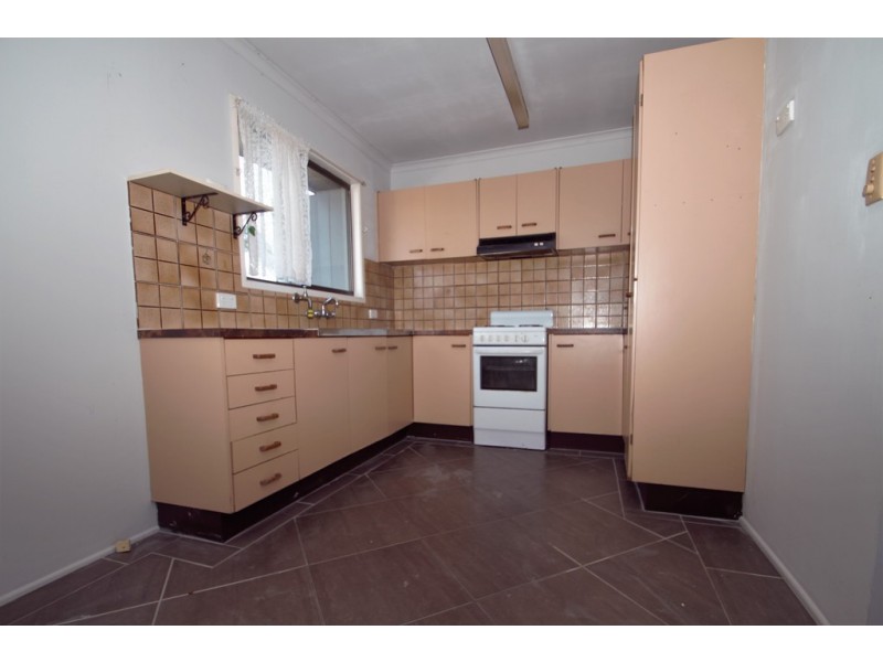 109 Waratah Drv, Crestmead QLD 4132