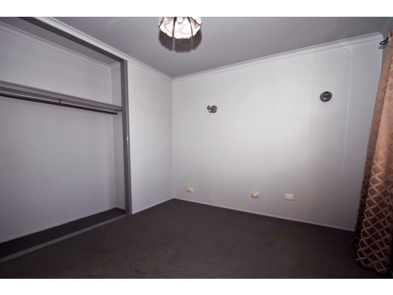 109 Waratah Drv, Crestmead QLD 4132