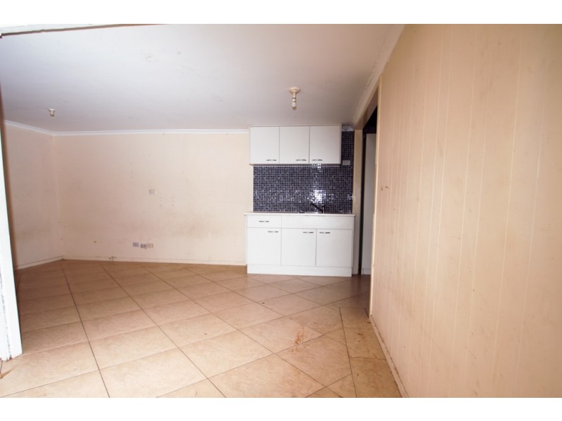 109 Waratah Drv, Crestmead QLD 4132