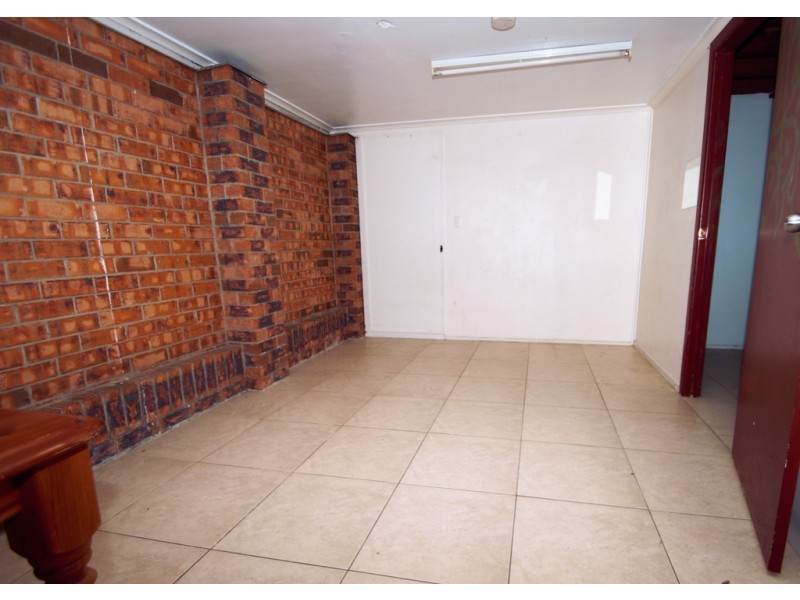 109 Waratah Drv, Crestmead QLD 4132