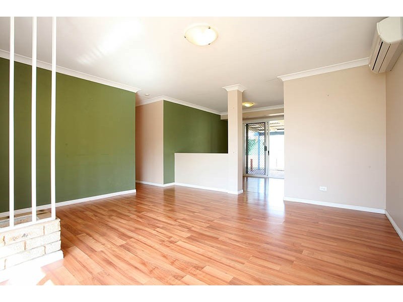 8 Cania Court, Marsden QLD 4132