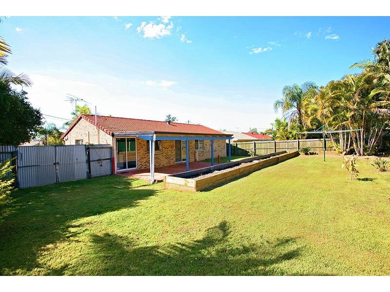 8 Cania Court, Marsden QLD 4132