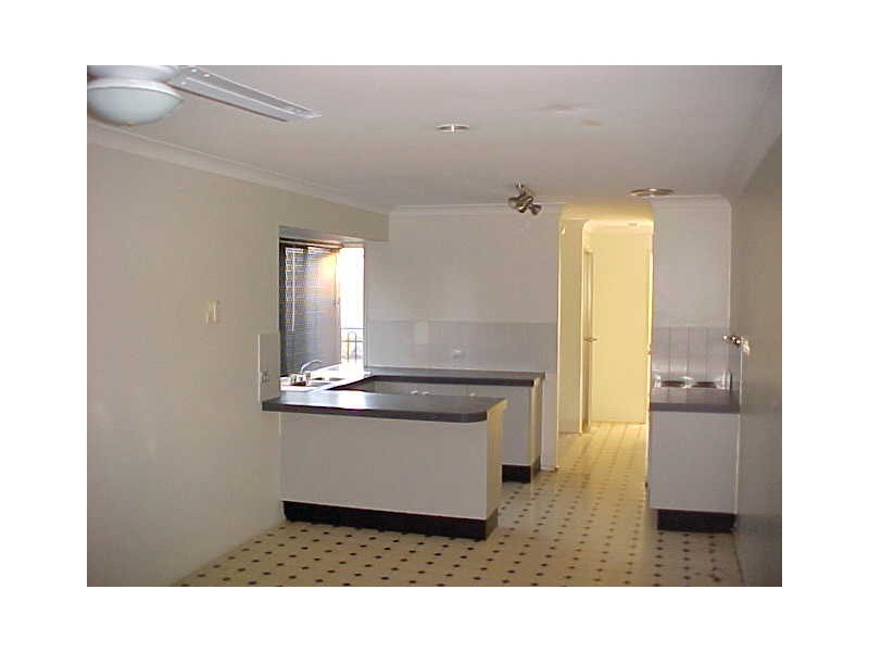 8 SERRISA STREET, Crestmead QLD 4132