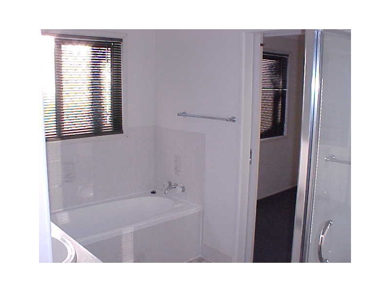 8 SERRISA STREET, Crestmead QLD 4132