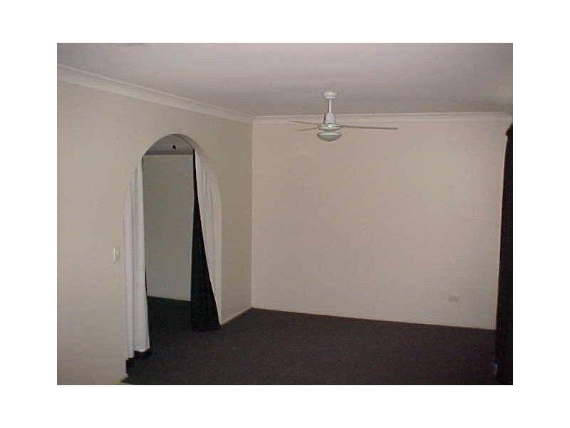 8 SERRISA STREET, Crestmead QLD 4132