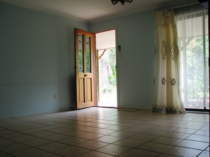 102 LYNDALE ST, Daisy Hill QLD 4127