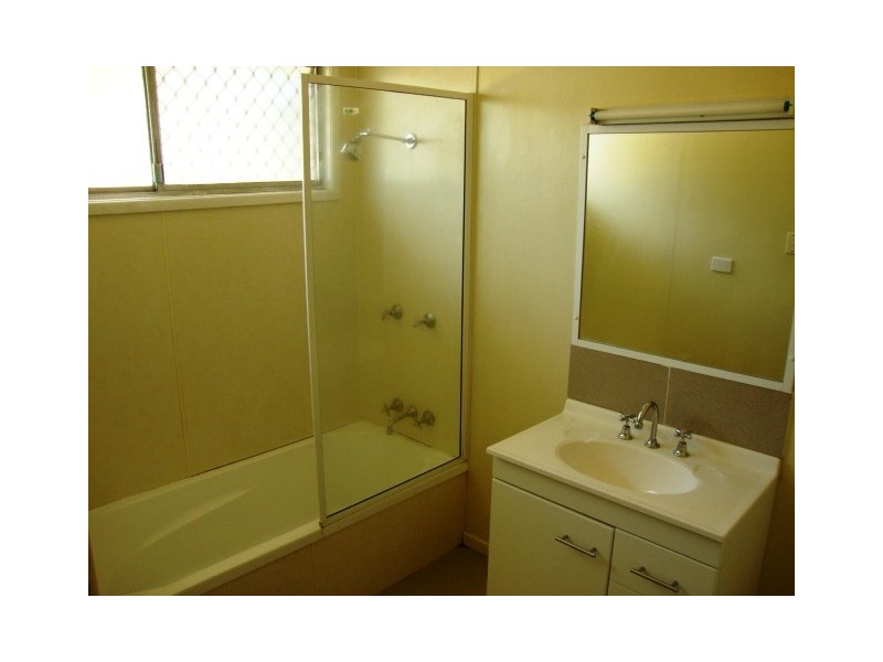 1 BASS ST, Woodridge QLD 4114