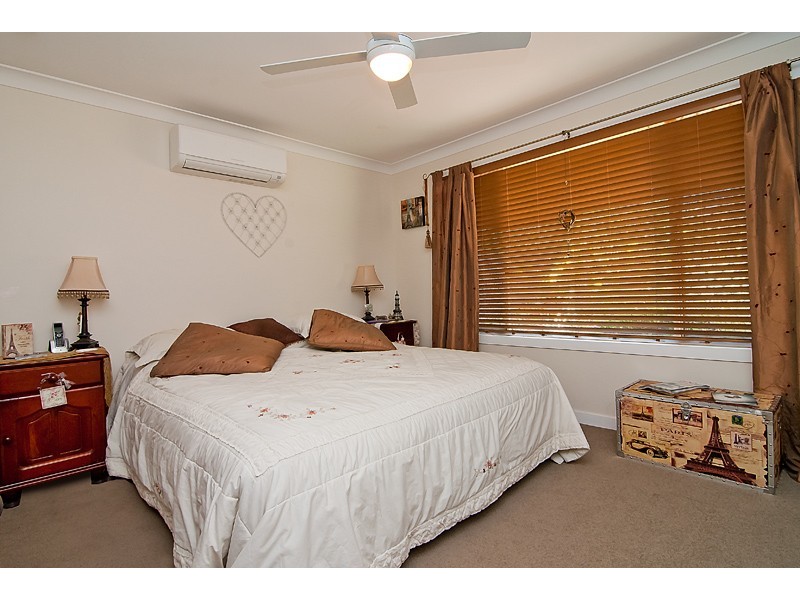 24 Solandra CCT, Regents Park QLD 4118