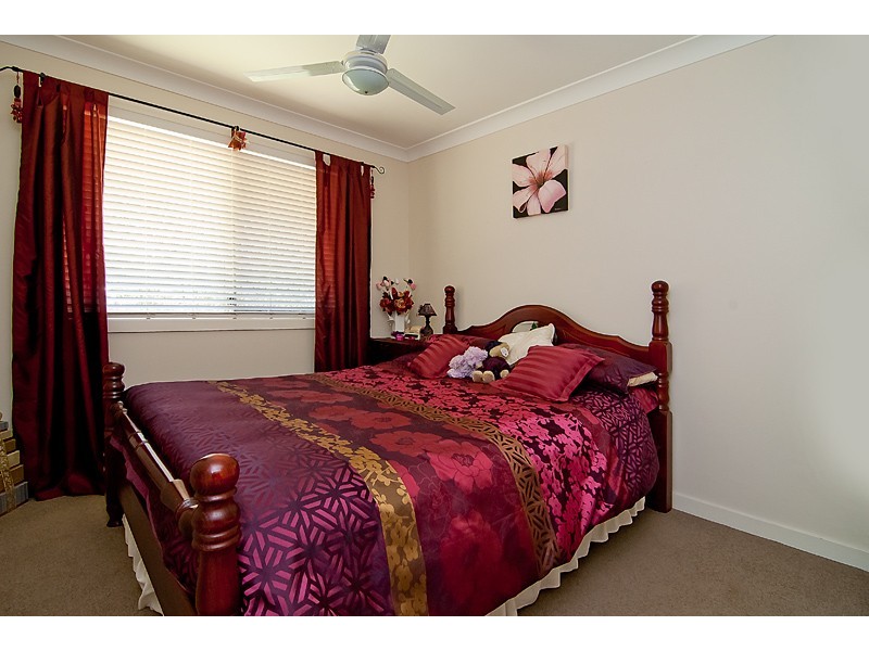 24 Solandra CCT, Regents Park QLD 4118
