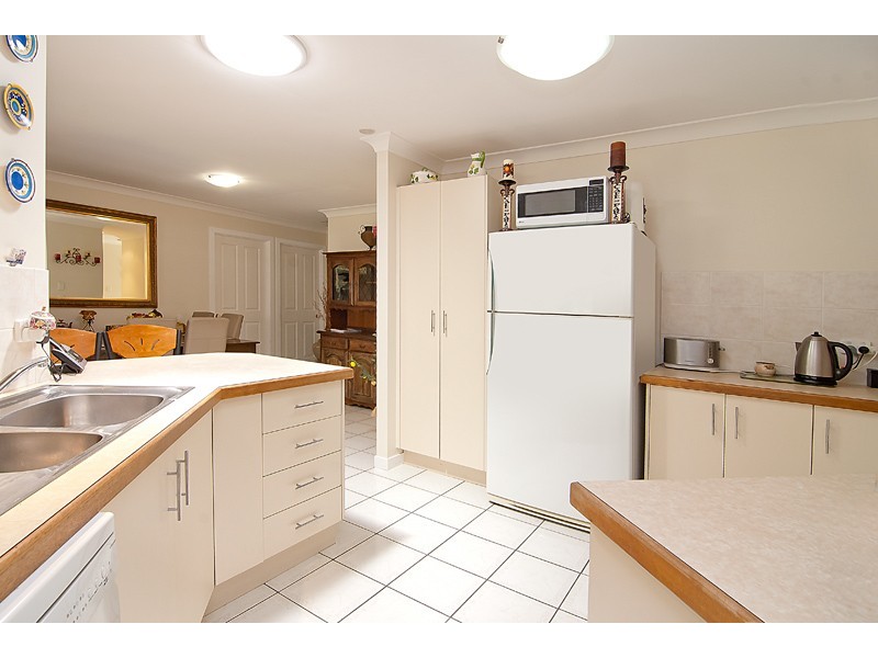 24 Solandra CCT, Regents Park QLD 4118