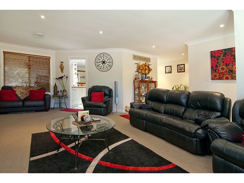 24 Solandra CCT, Regents Park QLD 4118